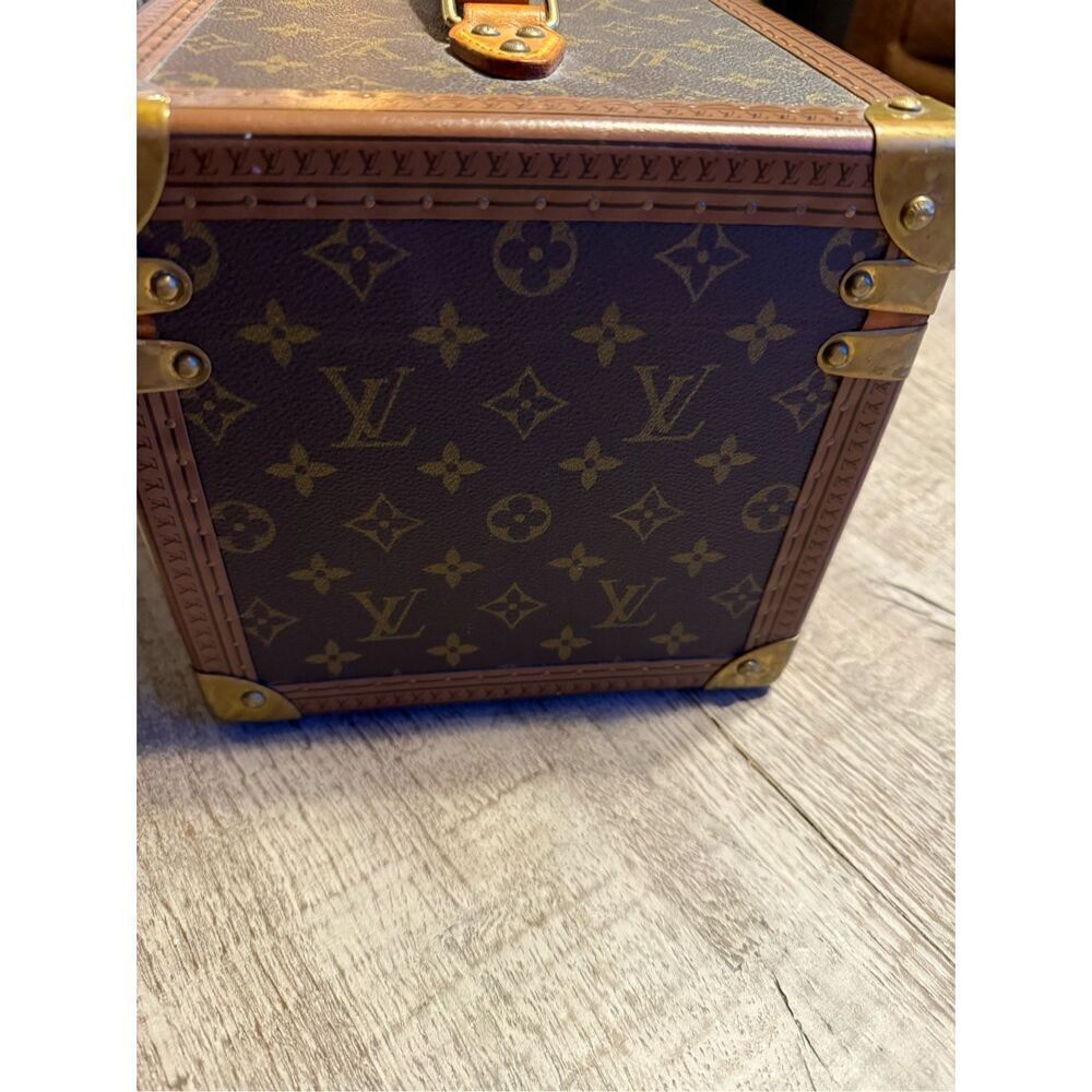 100 authentic Louis Vuitton trunk - Picture 7 of 16